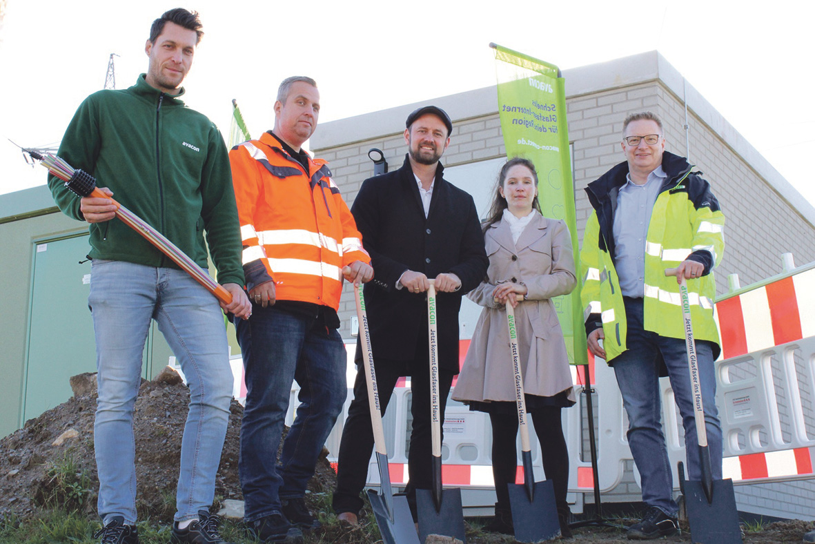 Glasfaser: symbolischer Spatenstich zum Ausbaustart